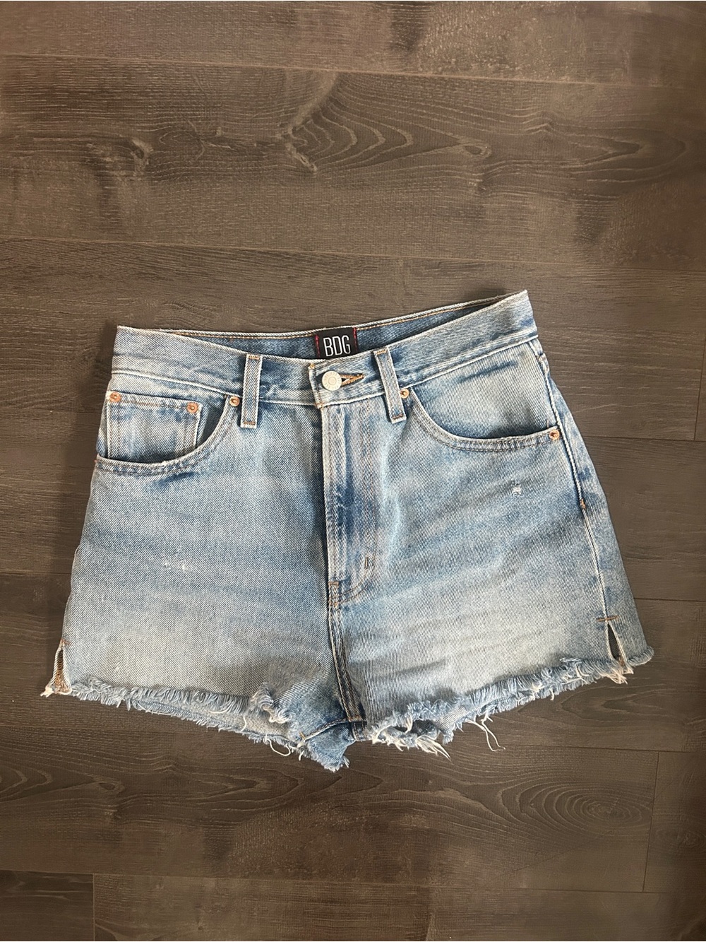 BDG Urban Outfitters High Rise Girlfriend Denim Cutoff Shorts Raw Hem / Size 26⁠